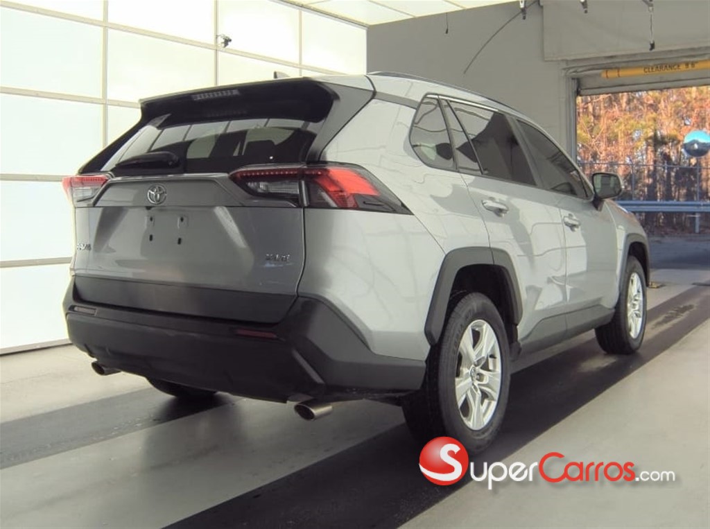 2020 Toyota RAV4 XLE Premium — foto 4 / 11