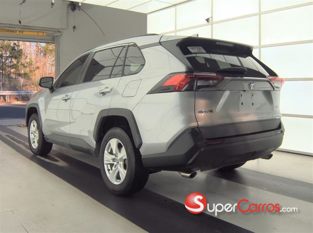 2020 Toyota RAV4 XLE Premium — foto 9 / 11