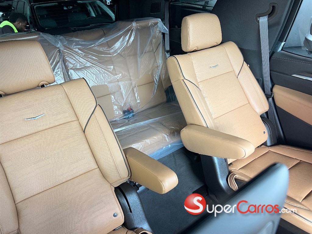 2025 Cadillac Escalade Premium Luxury — foto 9 / 12