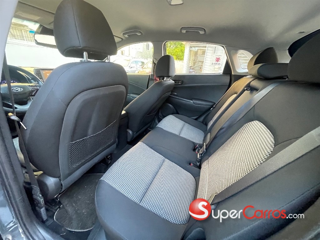 2020 Hyundai KONA SEL — foto 6 / 8