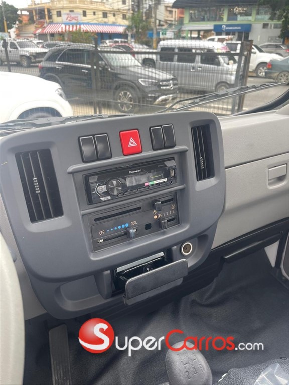 2026 Isuzu Traviz 10 Pies — foto 12 / 12