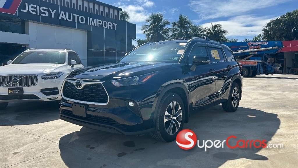 2022 Toyota Highlander XLE — foto 2 / 10