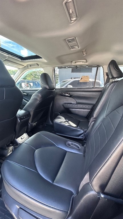 2022 Toyota Highlander XLE — foto 6 / 10