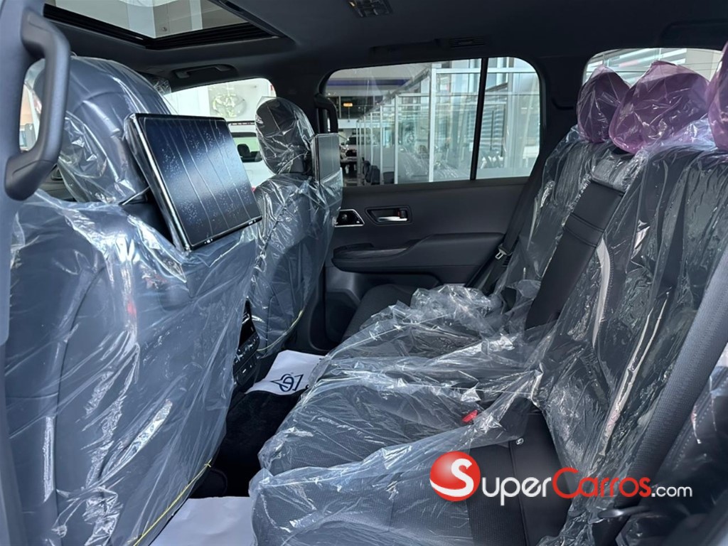 2027 Toyota Land Cruiser GR SPORT — foto 6 / 7
