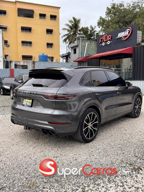 2019 Porsche Cayenne Turbo — foto 4 / 12