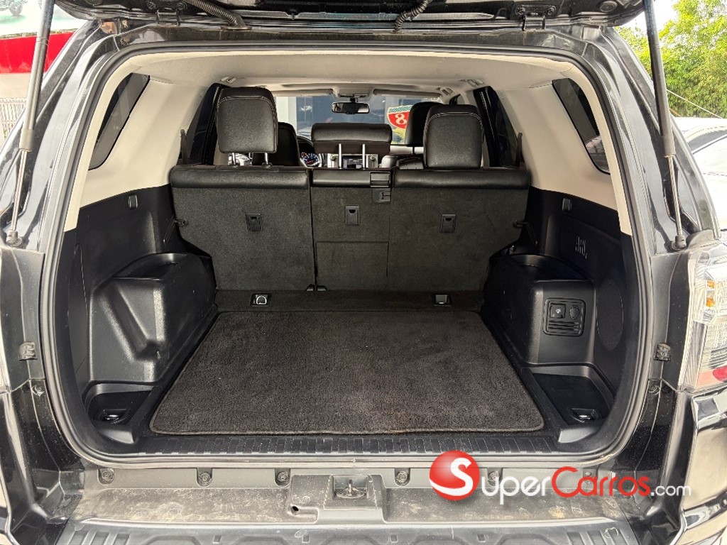 2018 Toyota 4 Runner Limited — foto 6 / 9