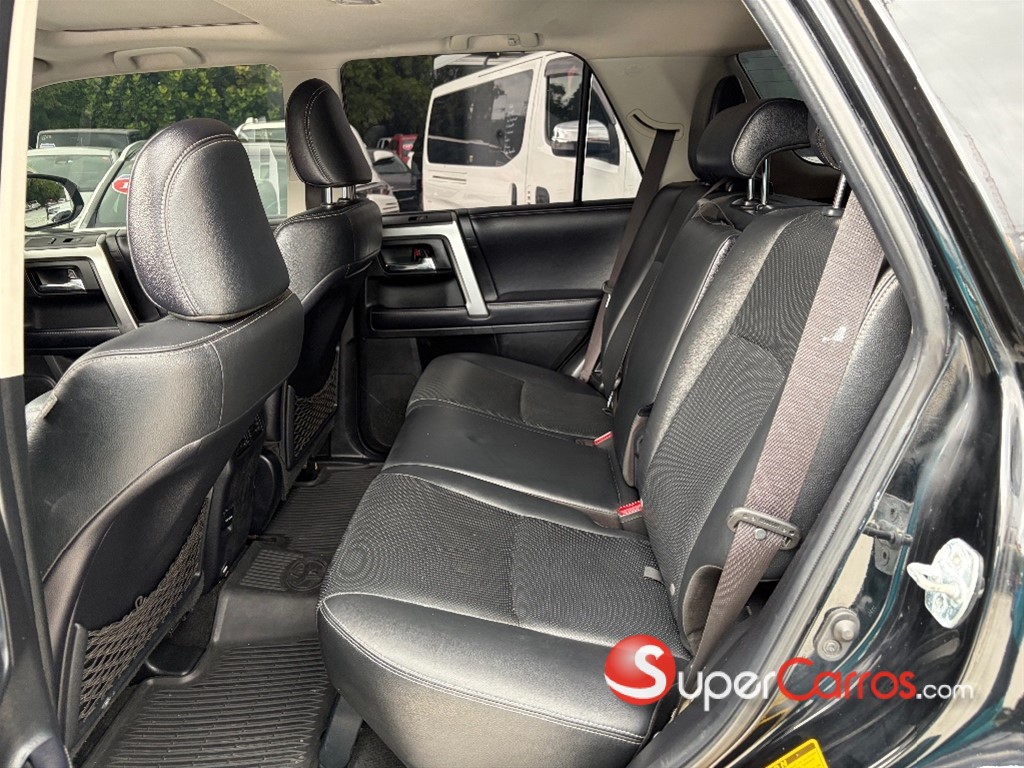 2018 Toyota 4 Runner Limited — foto 7 / 9