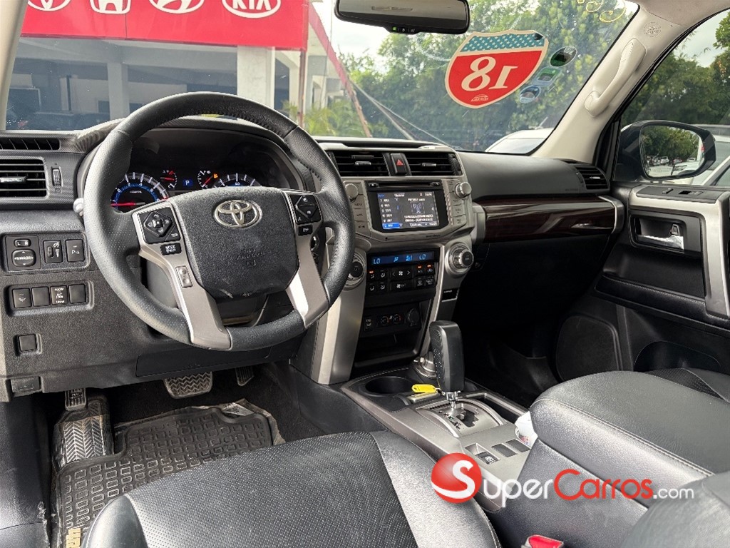 2018 Toyota 4 Runner Limited — foto 8 / 9
