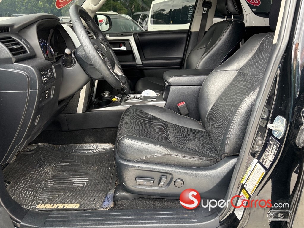 2018 Toyota 4 Runner Limited — foto 9 / 9