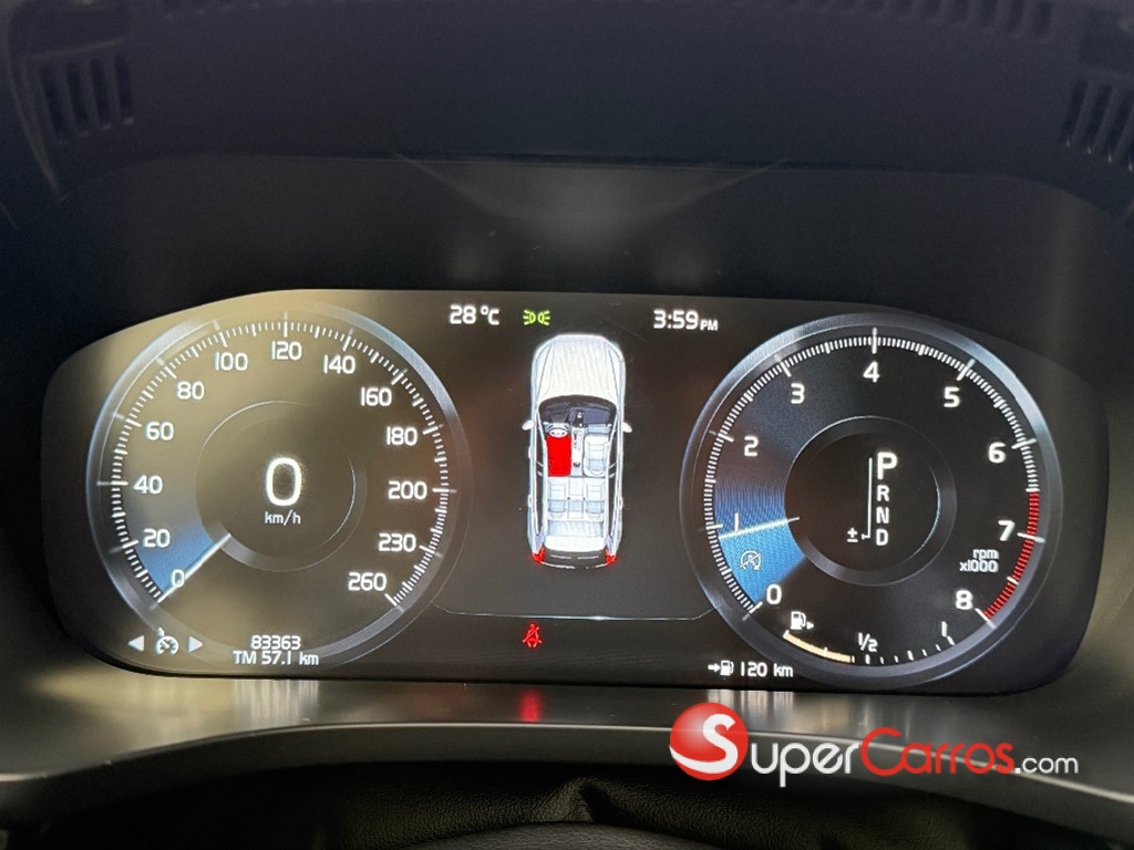 2018 Volvo XC60 R Design — foto 10 / 10