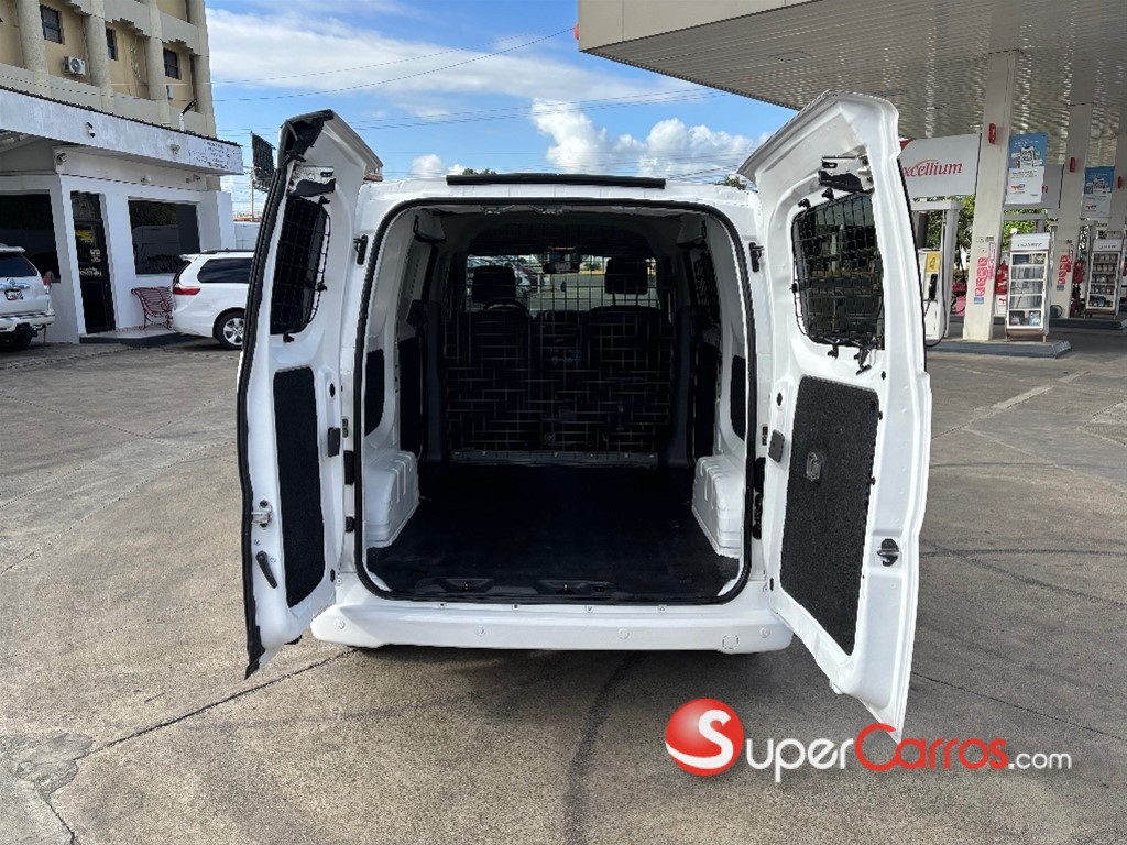 2020 Nissan NV 200 — foto 5 / 10