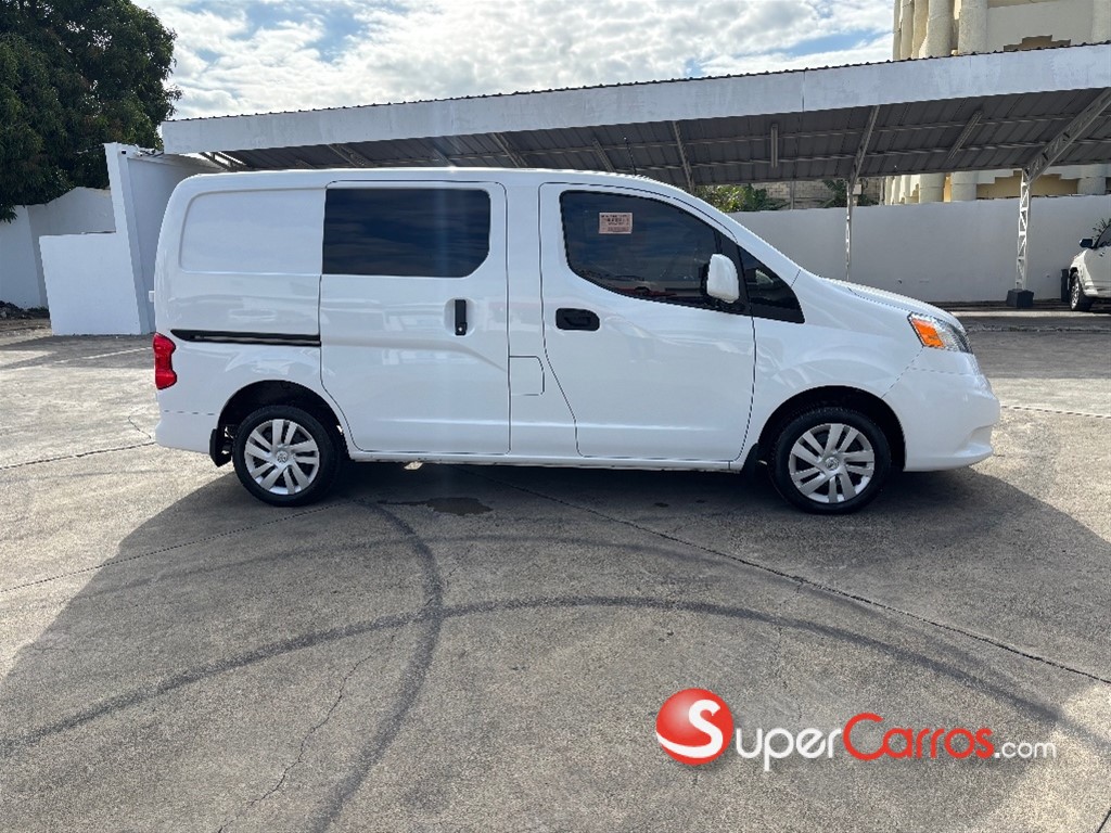 2020 Nissan NV 200 — foto 9 / 10