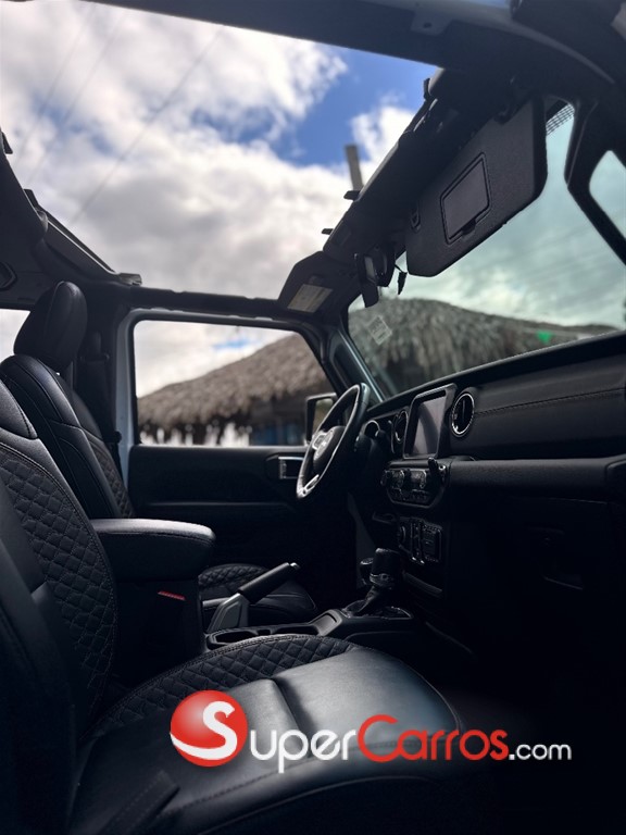 2022 Jeep Wrangler Unlimited Sahara — foto 10 / 12