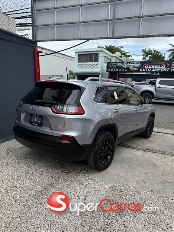 2019 Jeep Cherokee Latitude — foto 4 / 10