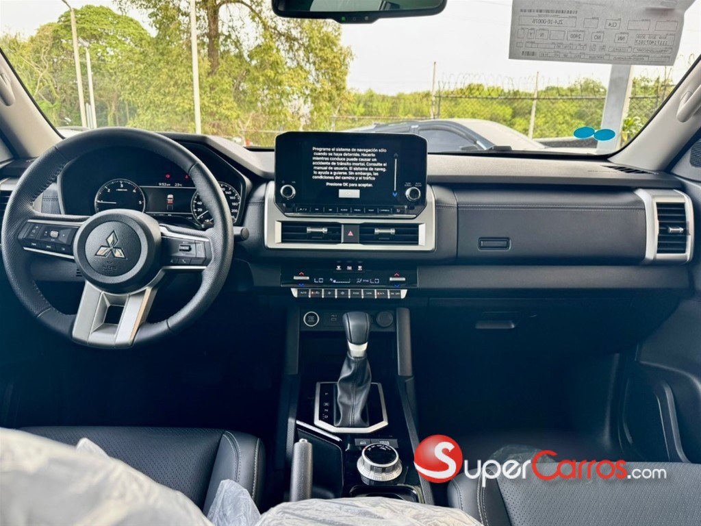 2025 Mitsubishi Motors L 200 — foto 10 / 11