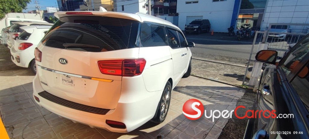 2020 Kia Carnival — foto 3 / 12