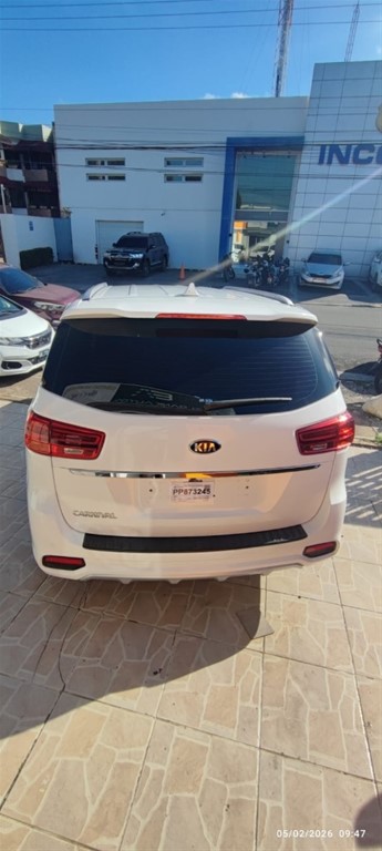 2020 Kia Carnival — foto 4 / 12