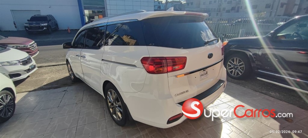 2020 Kia Carnival — foto 5 / 12