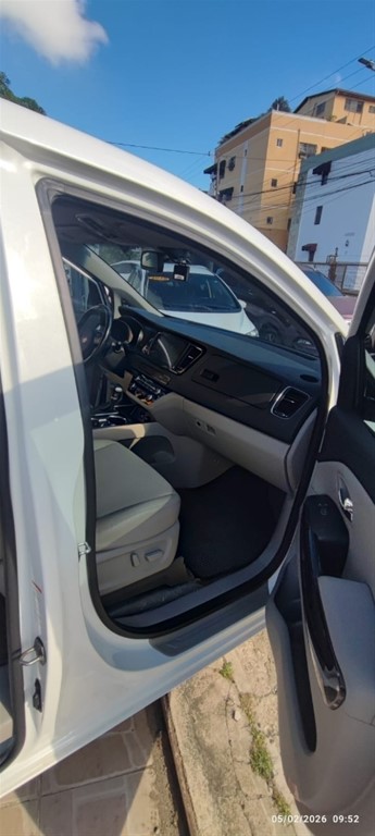 2020 Kia Carnival — foto 10 / 12