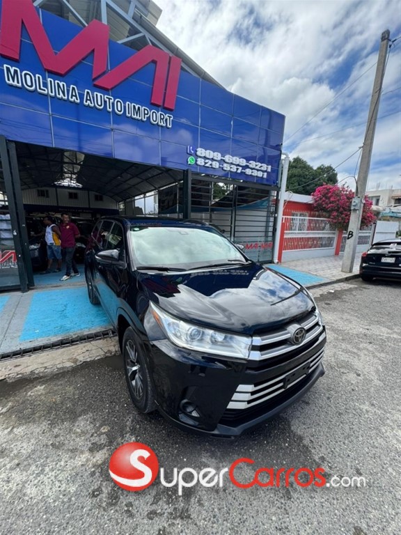 2019 Toyota Highlander LE — foto 8 / 12