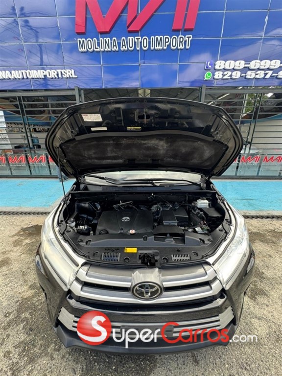2019 Toyota Highlander LE — foto 9 / 12