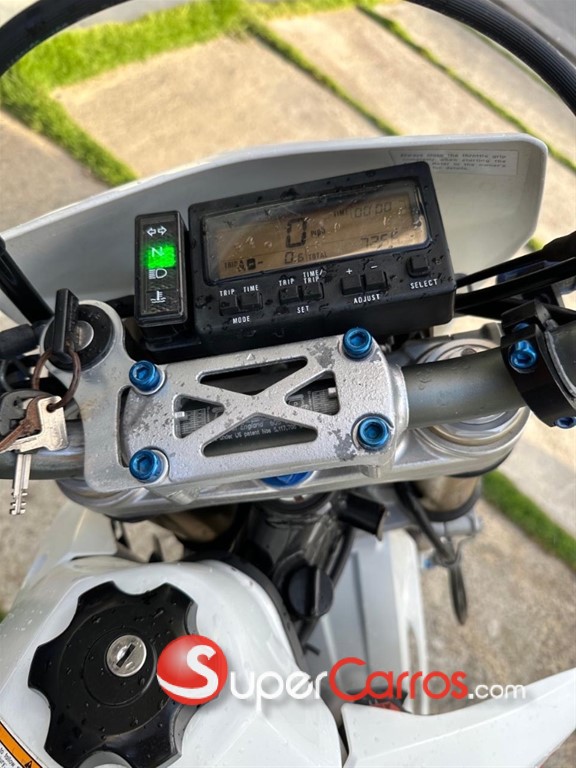 2017 Suzuki DRZ 400 SM — foto 6 / 6