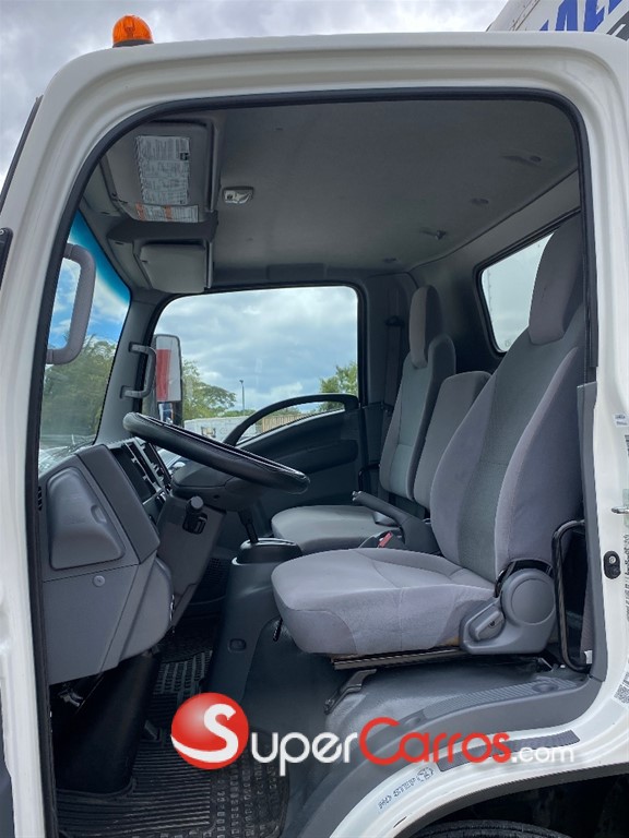 2022 Isuzu Camion Furgon — foto 3 / 9