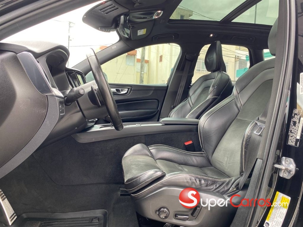 2019 Volvo XC60 T6 R Design — foto 6 / 12