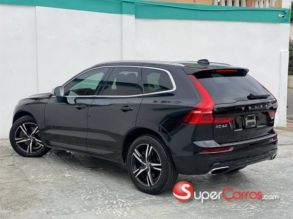 2019 Volvo XC60 T6 R Design — foto 10 / 12