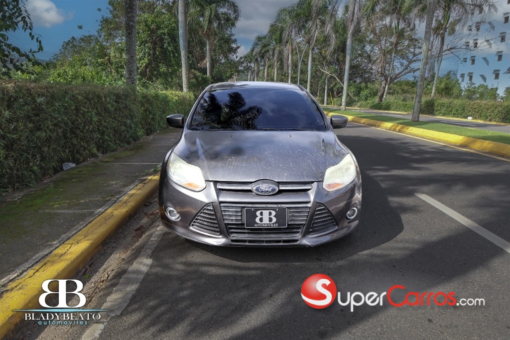 2012 Ford Focus SE — foto 2 / 11