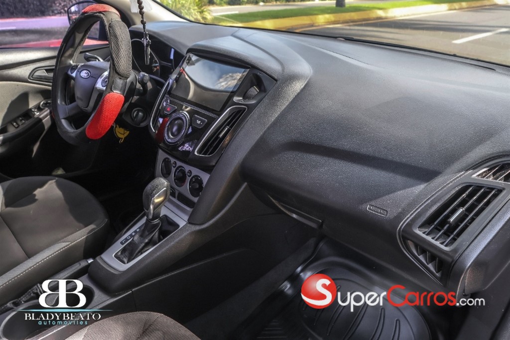 2012 Ford Focus SE — foto 4 / 11