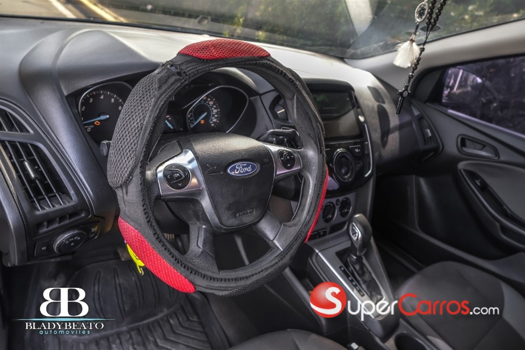 2012 Ford Focus SE — foto 11 / 11