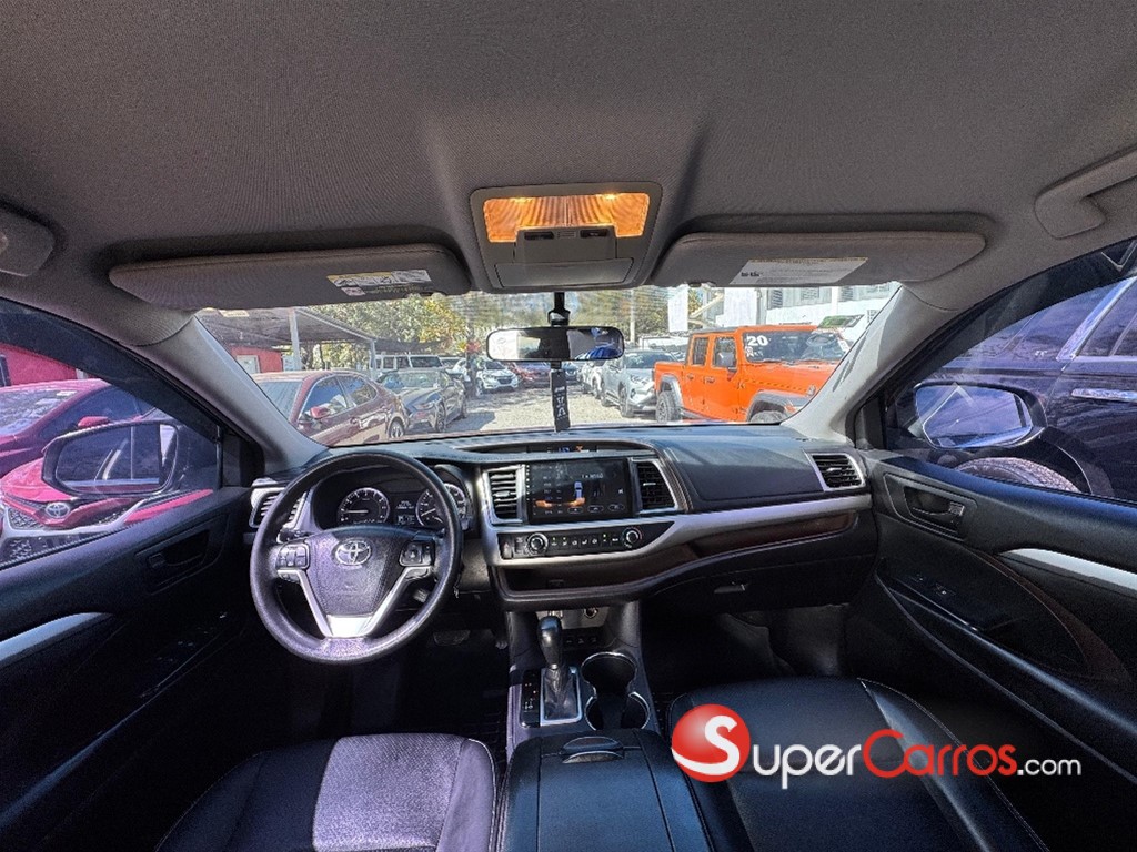 2016 Toyota Highlander LE — foto 7 / 11