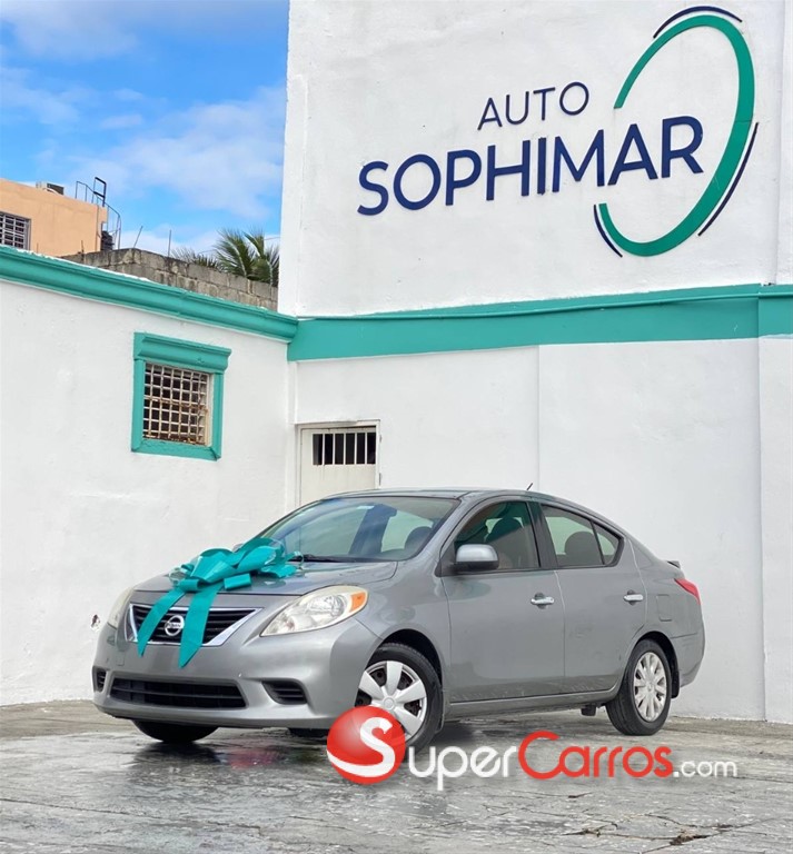 2014 Nissan Versa SV