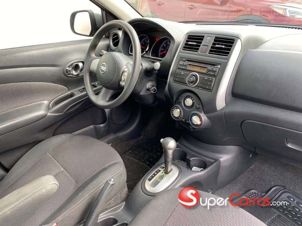 2014 Nissan Versa SV — foto 2 / 12