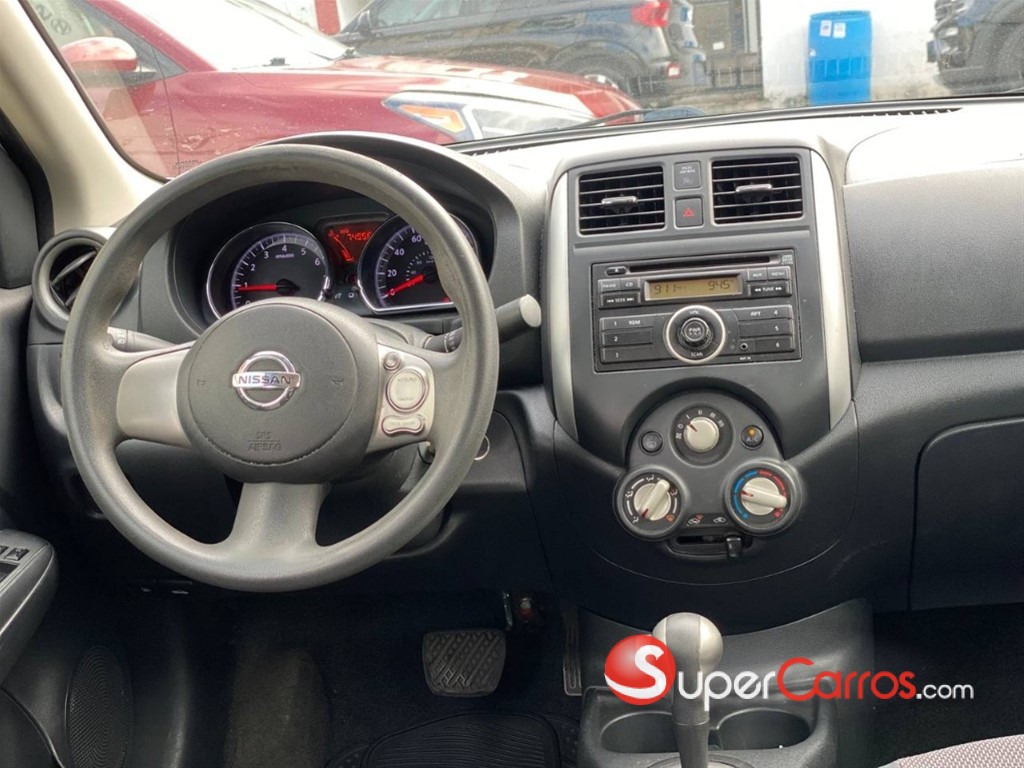 2014 Nissan Versa SV — foto 4 / 12