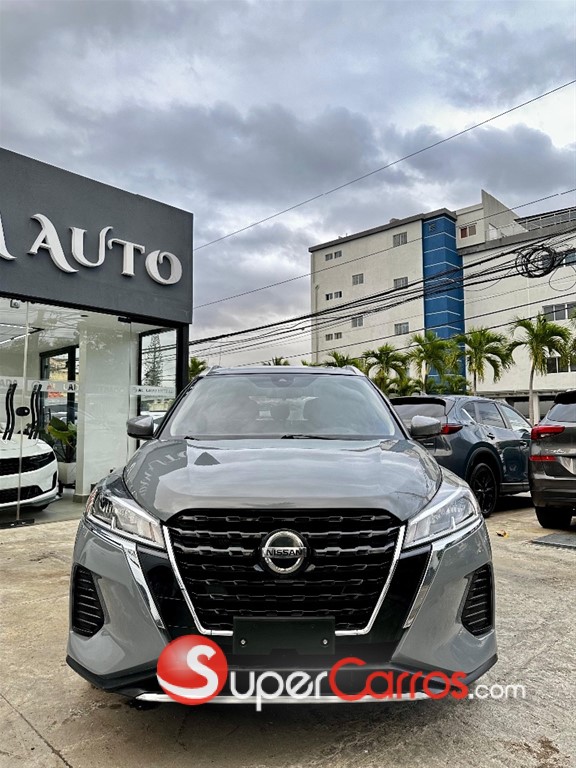 2021 Nissan Kicks SV — foto 2 / 10
