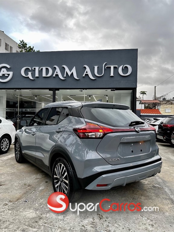 2021 Nissan Kicks SV — foto 4 / 10