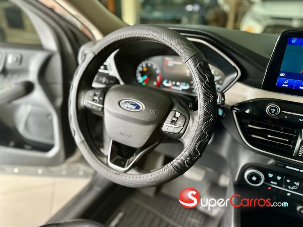2020 Ford Escape SEL — foto 9 / 12
