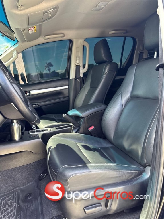 2024 Toyota Hilux SRV — foto 7 / 10