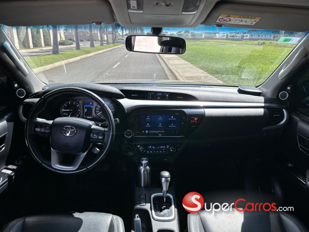 2024 Toyota Hilux SRV — foto 9 / 10