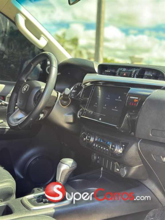 2024 Toyota Hilux SRV — foto 10 / 10