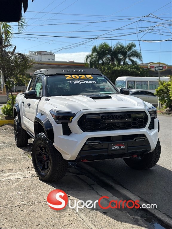 2025 Toyota Tacoma TRD PRO — foto 2 / 12