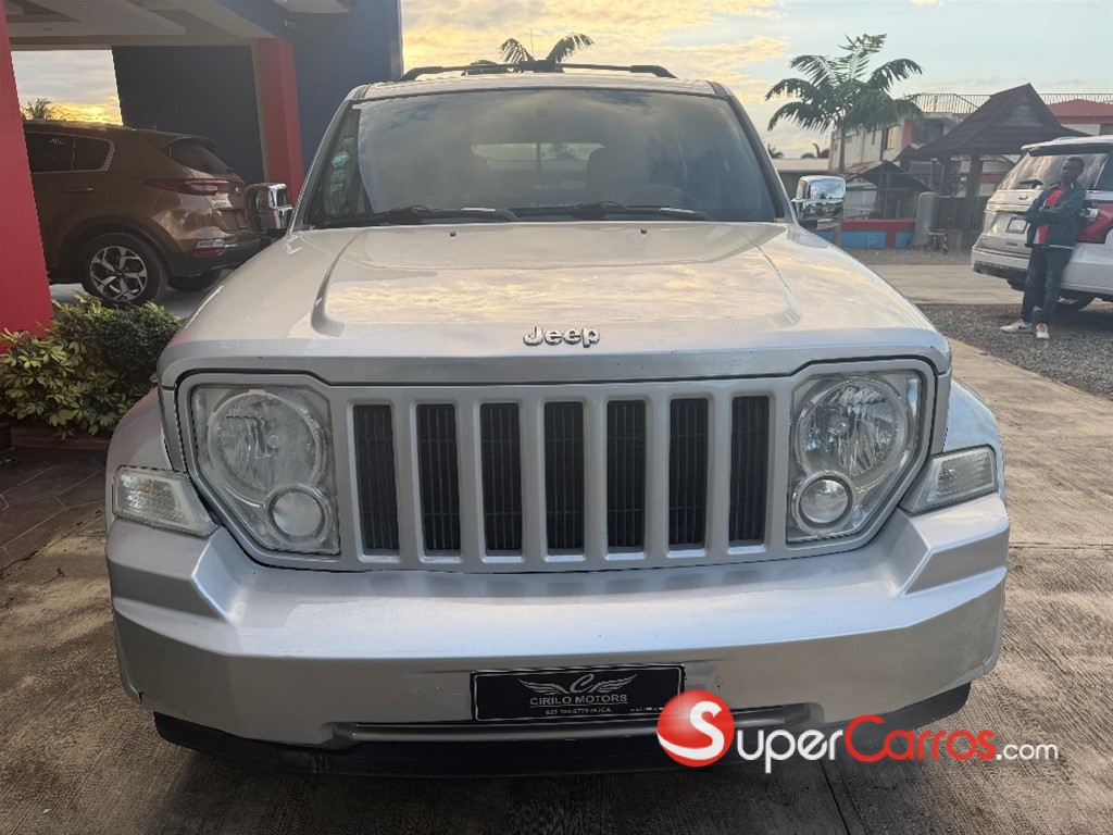 2012 Jeep Liberty Limited 4x4 — foto 4 / 12