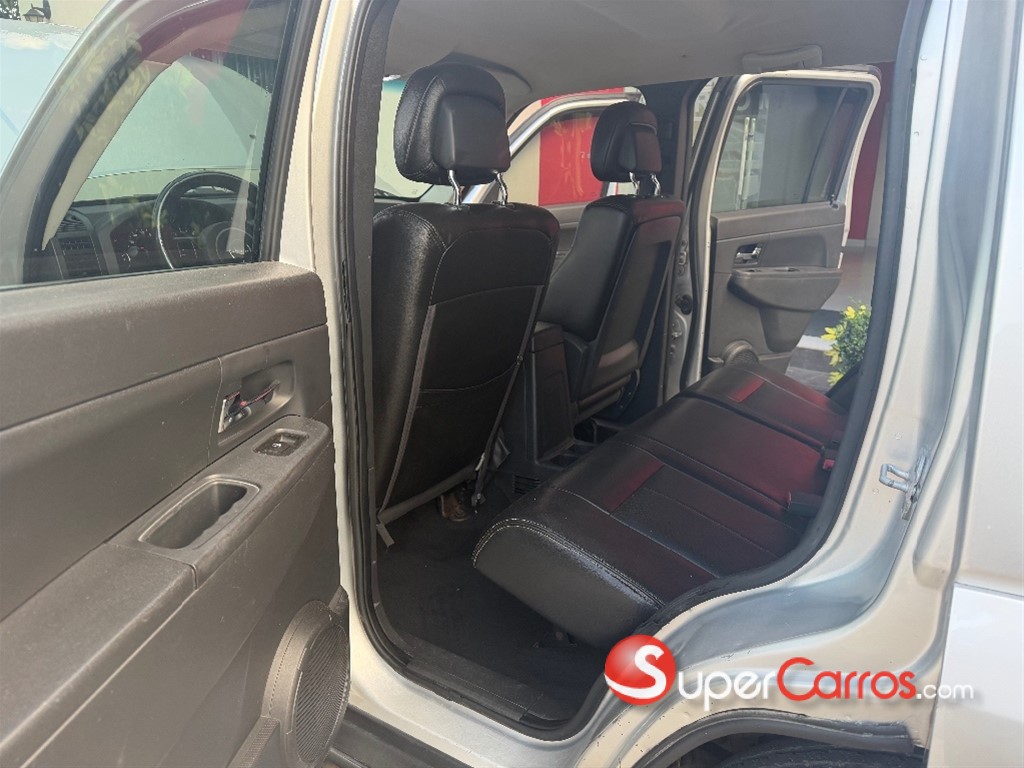 2012 Jeep Liberty Limited 4x4 — foto 7 / 12