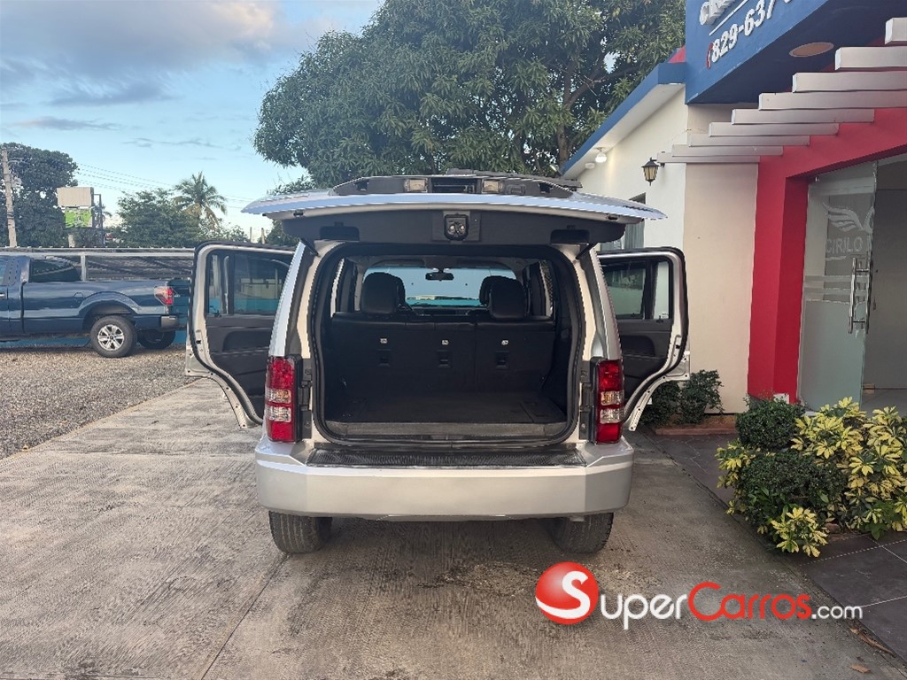 2012 Jeep Liberty Limited 4x4 — foto 12 / 12