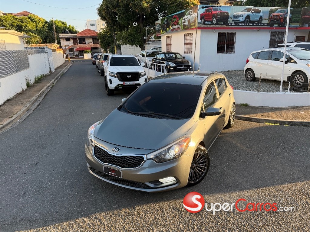 2016 Kia Forte 5 Hatchback — foto 4 / 12