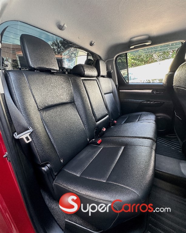 2025 Toyota Hilux SRV — foto 6 / 7