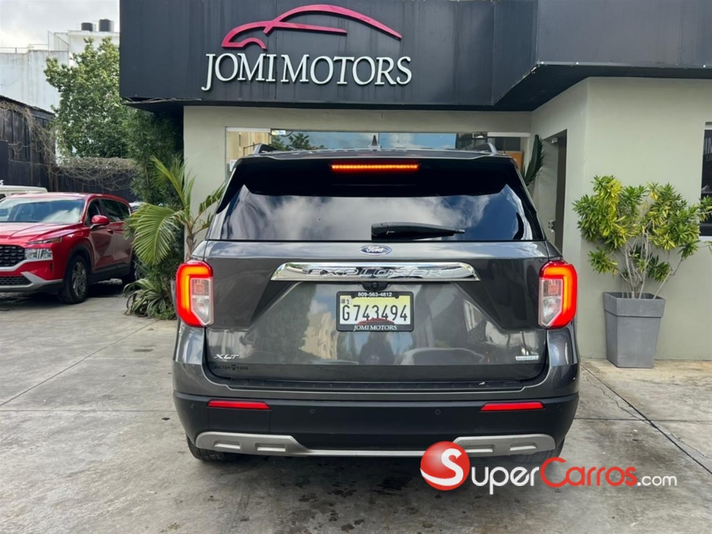 2020 Ford Explorer XLT — foto 5 / 9