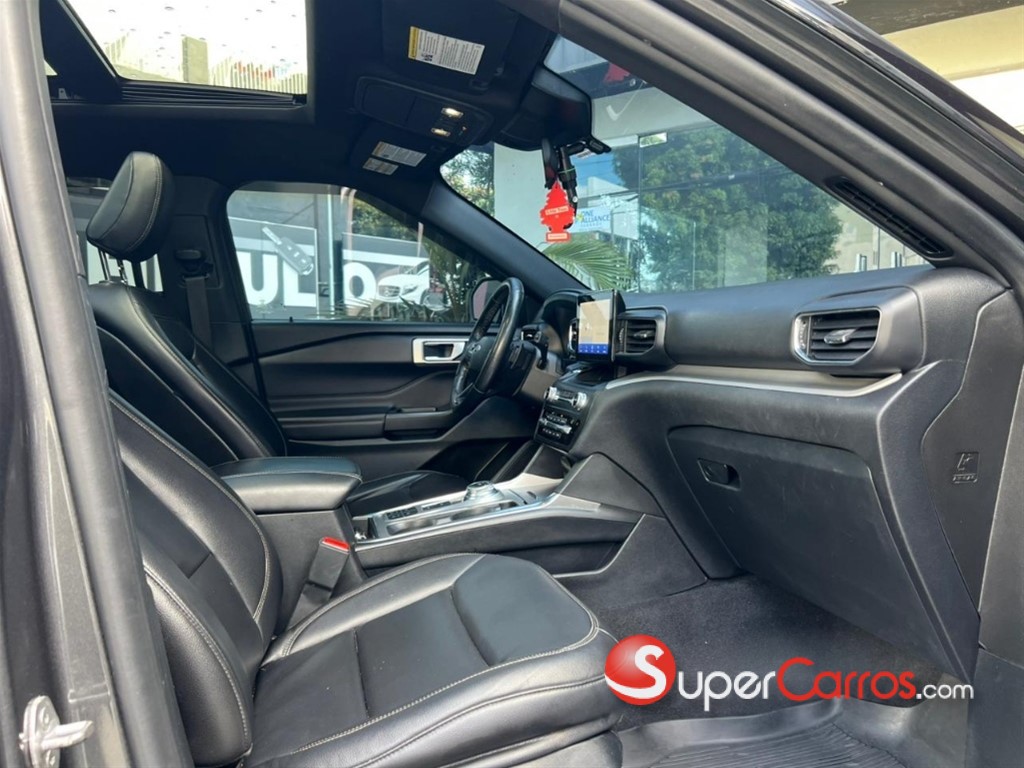 2020 Ford Explorer XLT — foto 8 / 9